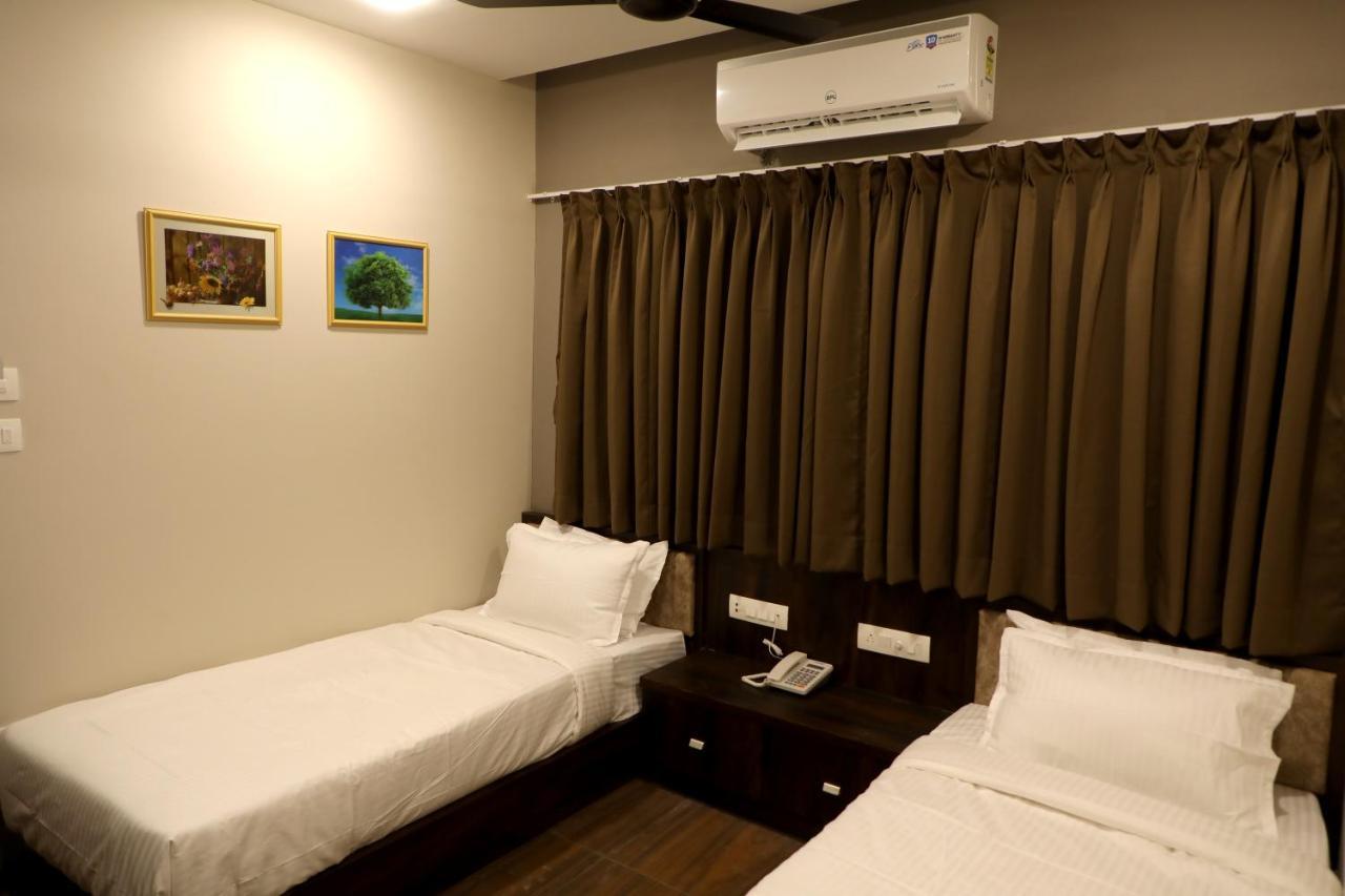 Hotel Nest Bhuj Esterno foto