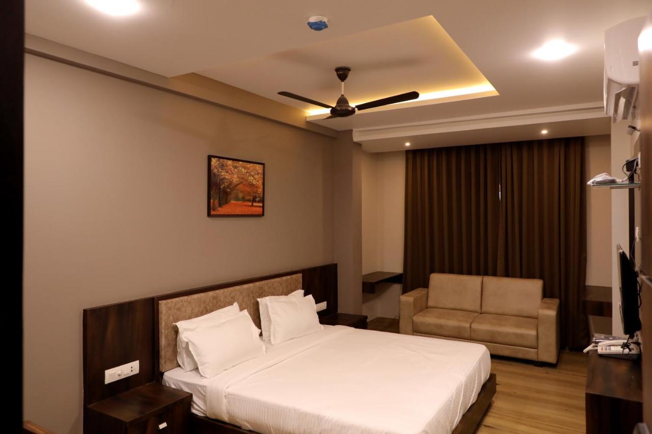 Hotel Nest Bhuj Esterno foto