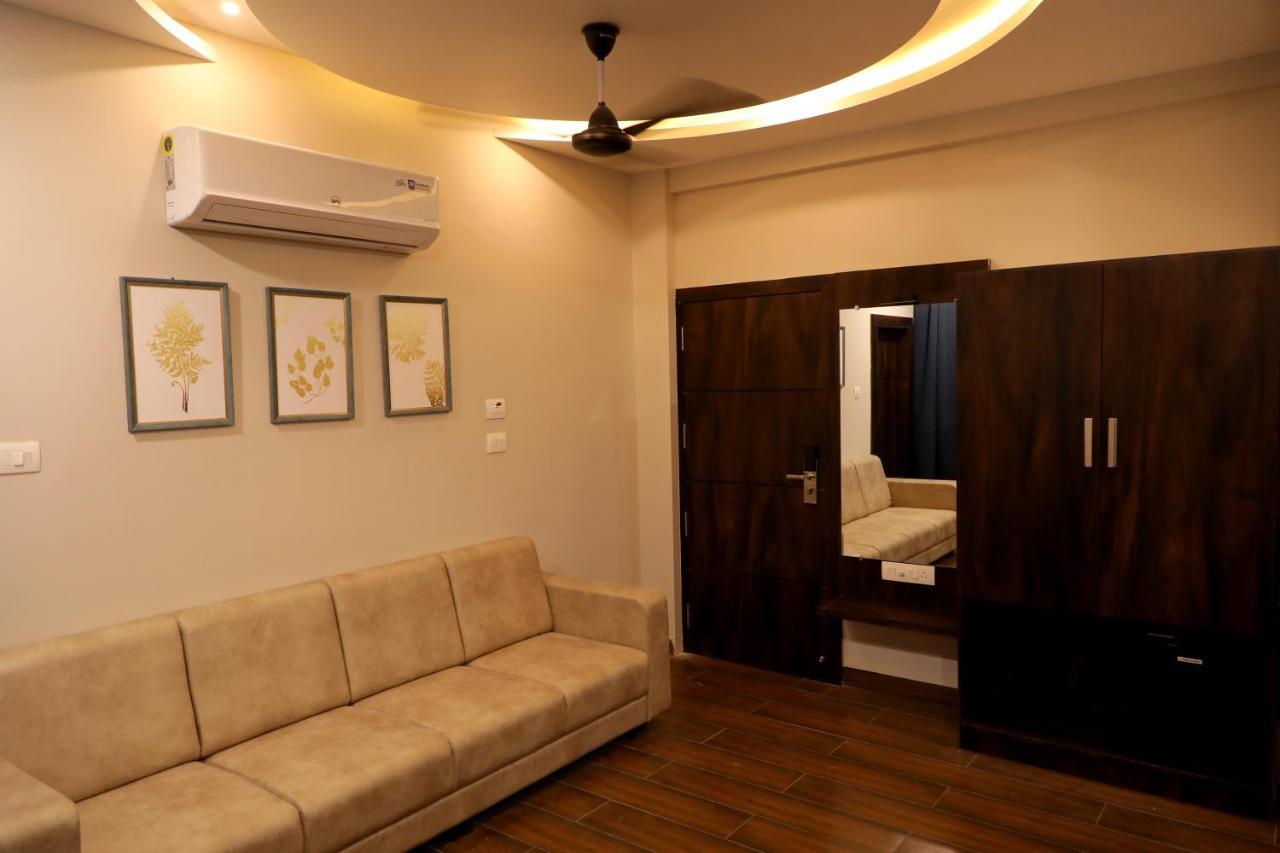 Hotel Nest Bhuj Esterno foto