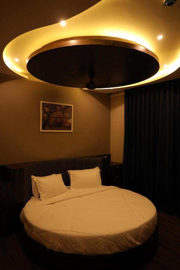 Hotel Nest Bhuj Esterno foto